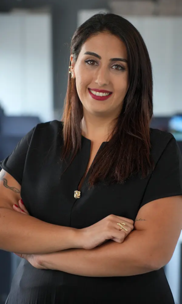 izmir avukat nihal lidya karataş